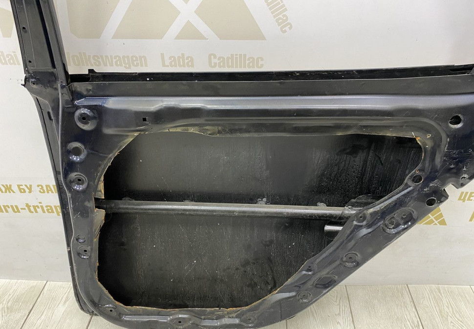 Дверь задняя правая Hyundai Sonata 7 oem 77004C1030