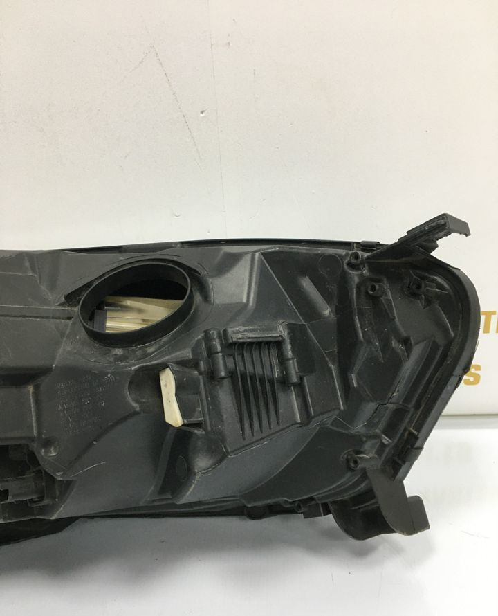 Фара левая Renault Kaptur OEM 260602042R Фара левая Renault Kaptur OEM 260602042R