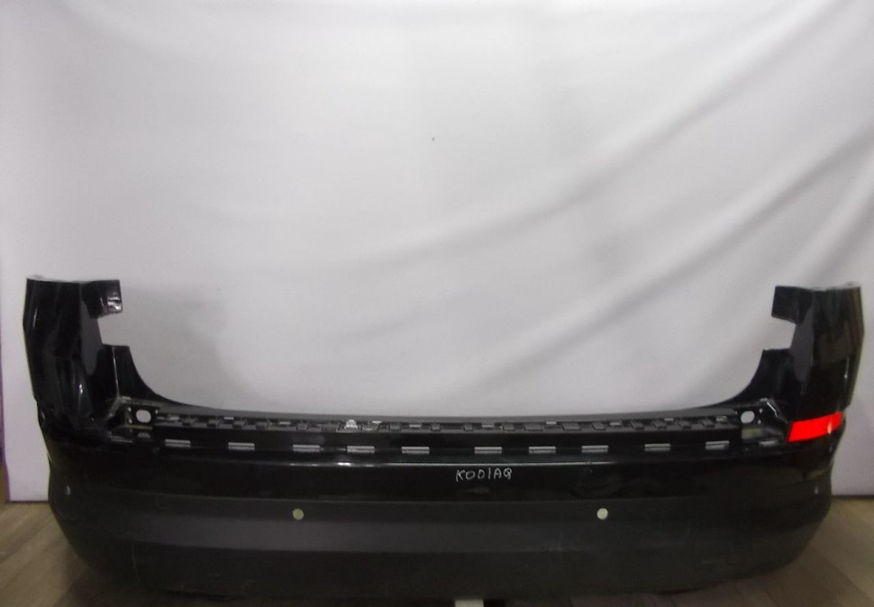 Бампер задний бу Skoda Kodiaq OEM 565807421