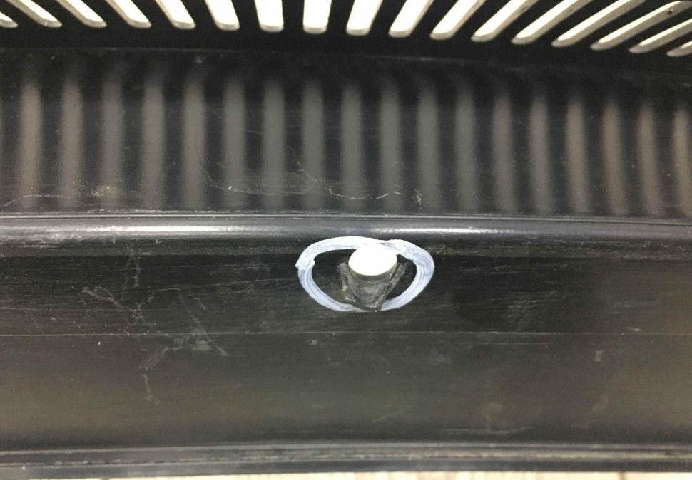 Жабо Volkswagen Polo 5 2009 OEM 6RU819415