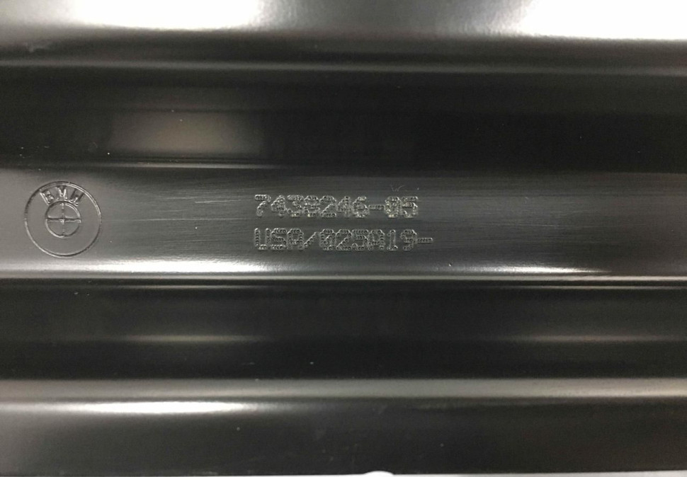 Поперечная балка электрошторки багажного отделения BMW X5 G05 OEM 51477438246