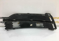 Решетка переднего бампера правая Skoda Karoq OEM 57A807368