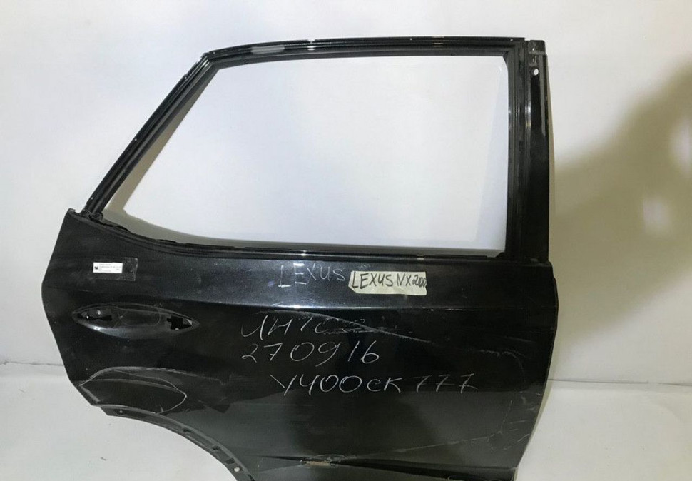 Дверь задняя правая Lexus NX 200 oem 6700378020  (Скл-3)