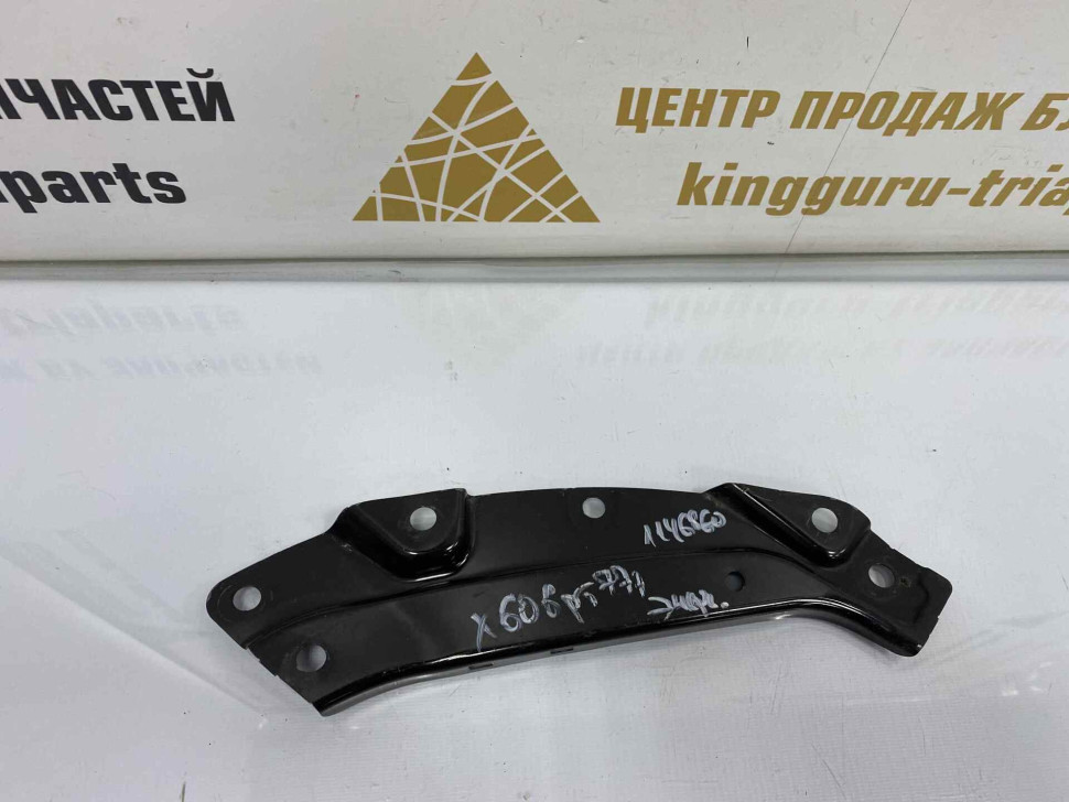 Суппорт фары правый Volkswagen Polo 5 2009 OEM 6R0805932C