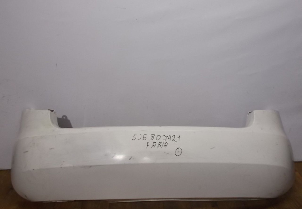 Бампер задний бу Skoda Fabia 2 OEM 5J6807421