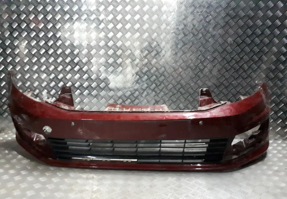 Бампер передний Volkswagen Polo 5 Sedan oem 6RU807221A