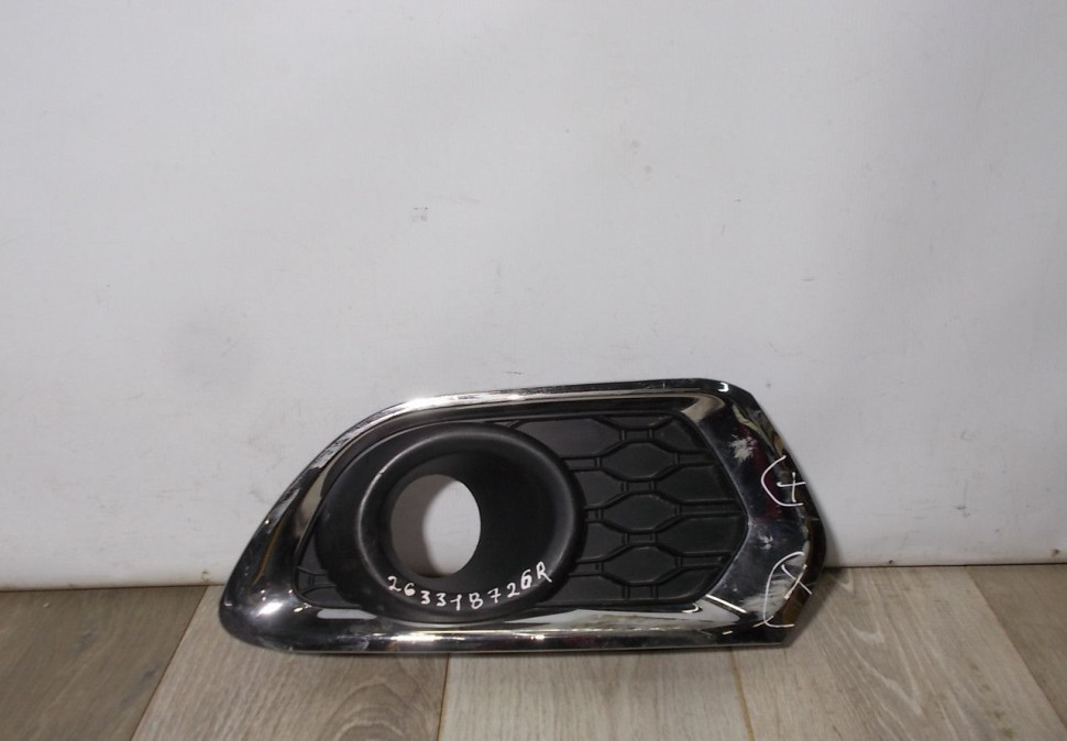 Решетка противотуманной фары правая бу Renault Logan 2 OEM 263318726R