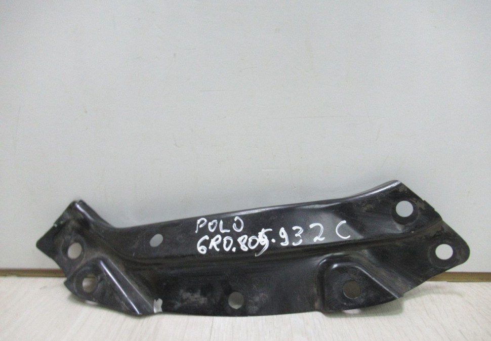 Кронштейн фары правый Volkswagen Polo 5 Oem 6R0805932C