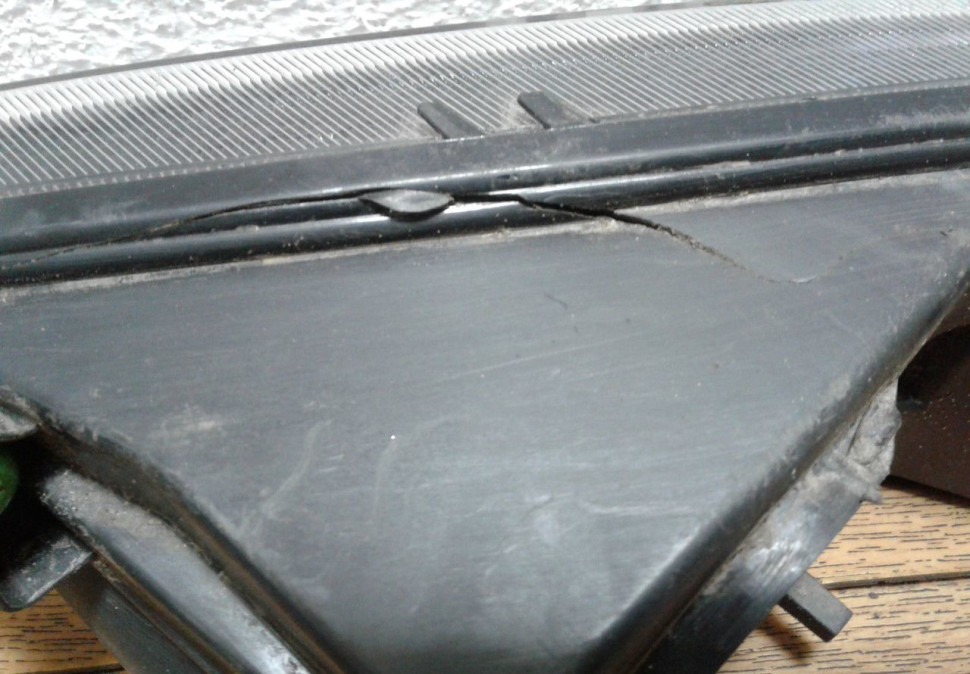 Птф правая Volkswagen Tiguan 2 (16>) (слом. 1 крепл. трещ. корпуса) oem 5na941700b