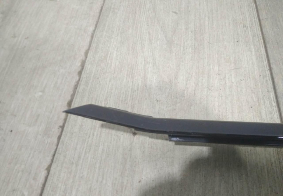 Молдинг двери передний левый бу BMW 5 G30 OEM 51337404025 Молдинг двери передний левый бу BMW 5 G30 OEM 51337404025