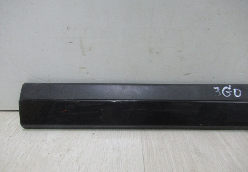 Молдинг двери задний левый Volkswagen Passat B8 oem 3g0854949