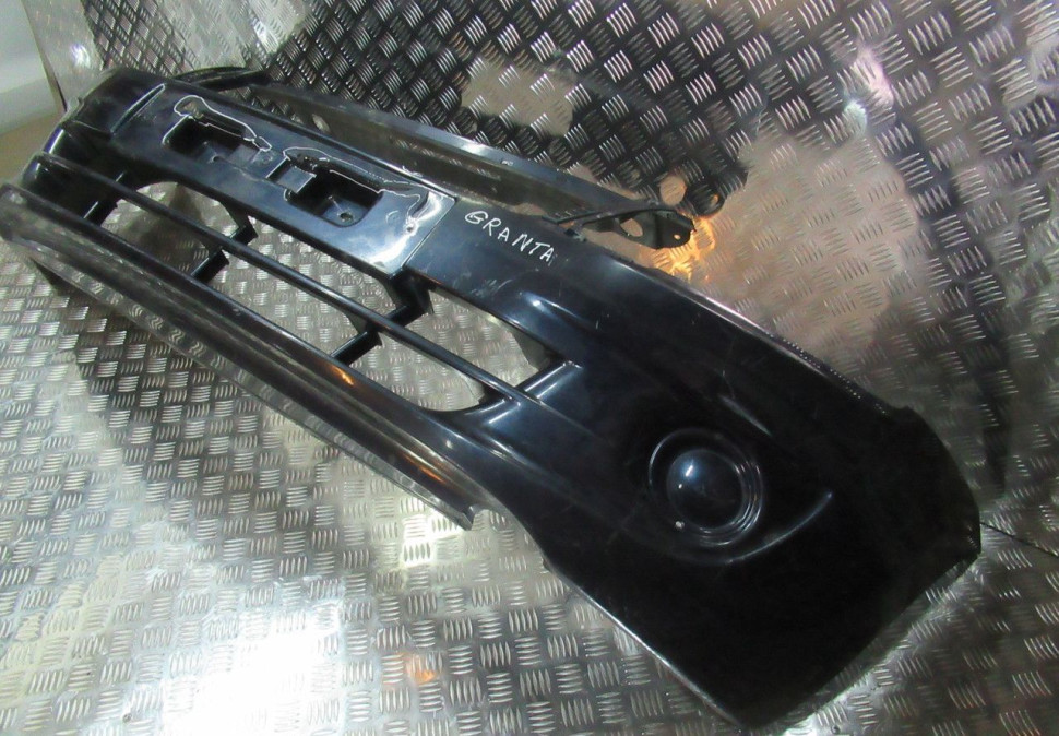 Бампер передний Lada Granta oem 21910280301501 (трещины) (скл-3) Бампер передний Lada Granta oem 21910280301501 (трещины) (скл-3)