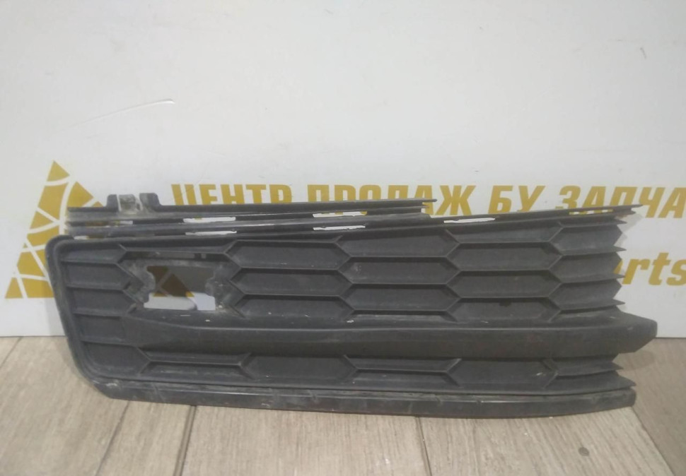 Решетка переднего бампера левая бу Skoda Kodiaq OEM 565807367
