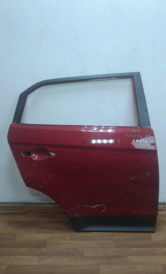 Дверь задняя правая Hyundai Creta oem 77004m0000 (вмятина)