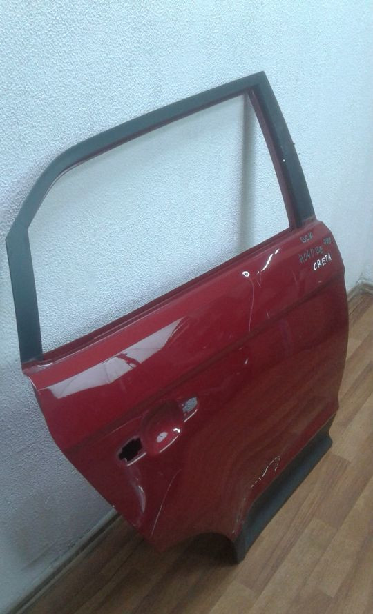 Дверь задняя правая Hyundai Creta oem 77004m0000 (вмятина)