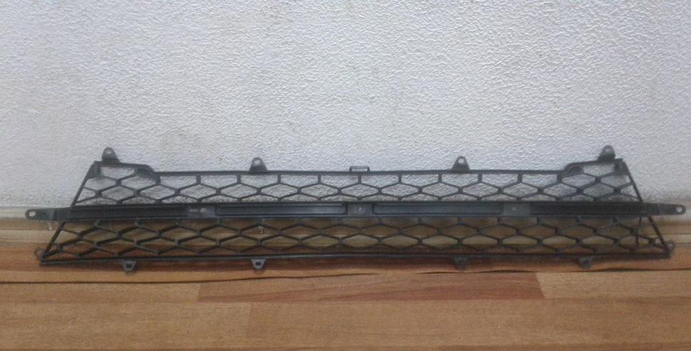 Решетка переднего бампера Lada Vesta oem 8450006674 (скл-3)