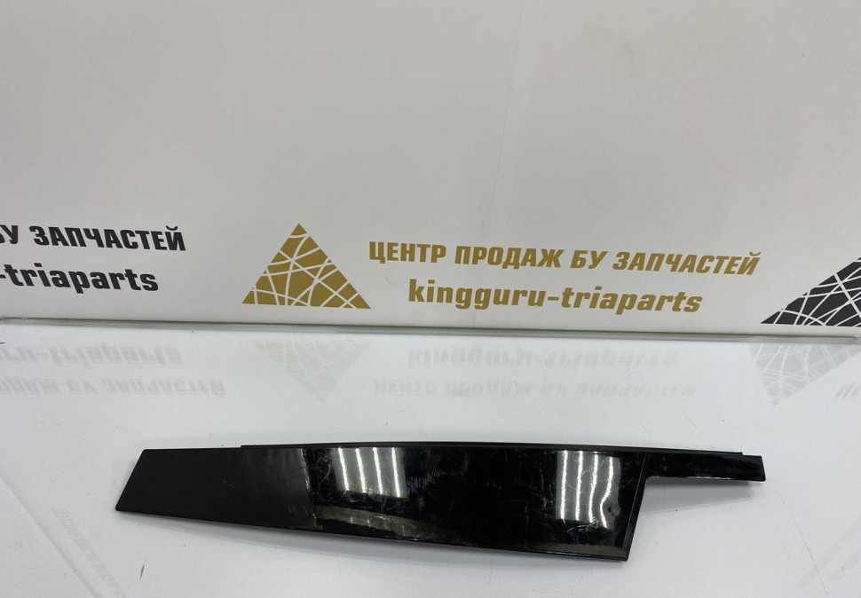 Накладка стойки передней правой двери BMW 5 G30 OEM 51337390122