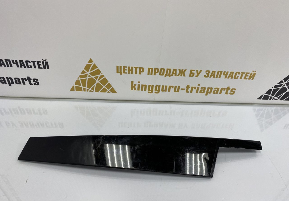 Накладка стойки передней правой двери BMW 5 G30 OEM 51337390122 Накладка стойки передней правой двери BMW 5 G30 OEM 51337390122