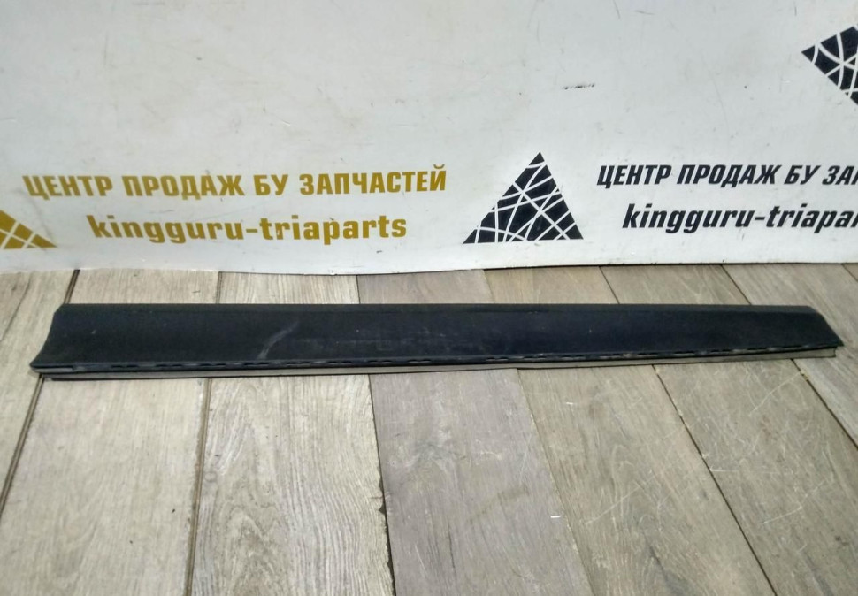 Молдинг двери передний правый бу BMW X3 F25 OEM 7220610