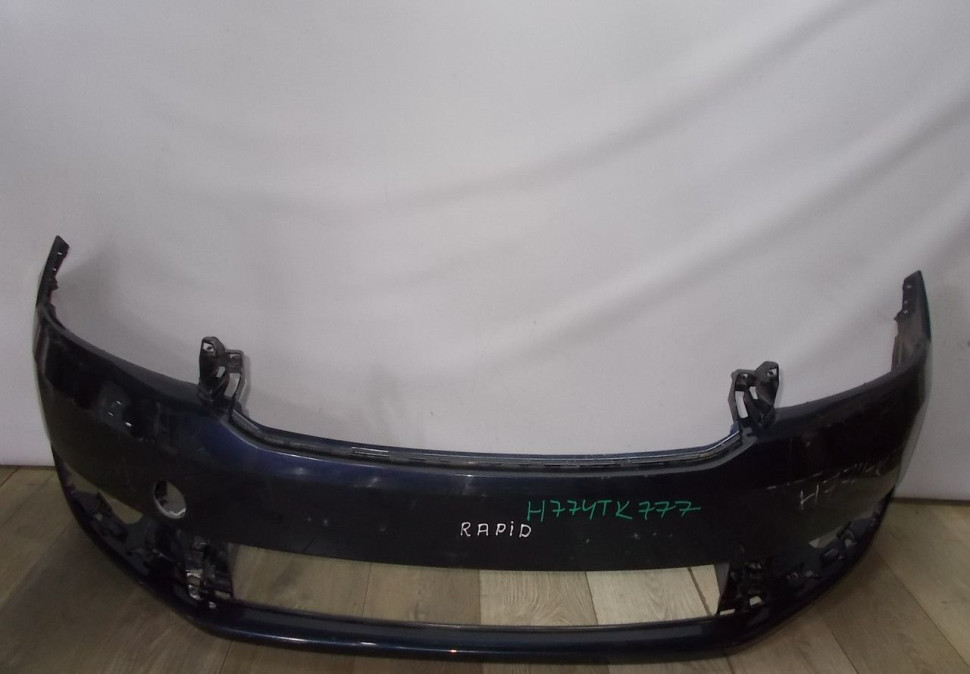 Бампер передний бу Skoda Rapid OEM 60U807221F