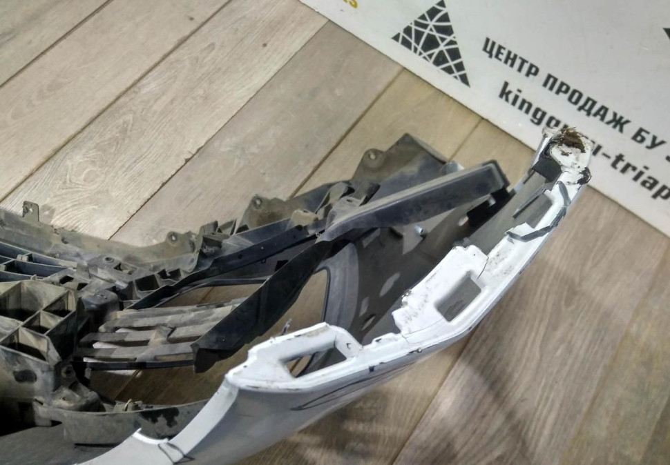 Бампер передний бу Renault Kaptur OEM 620222180R