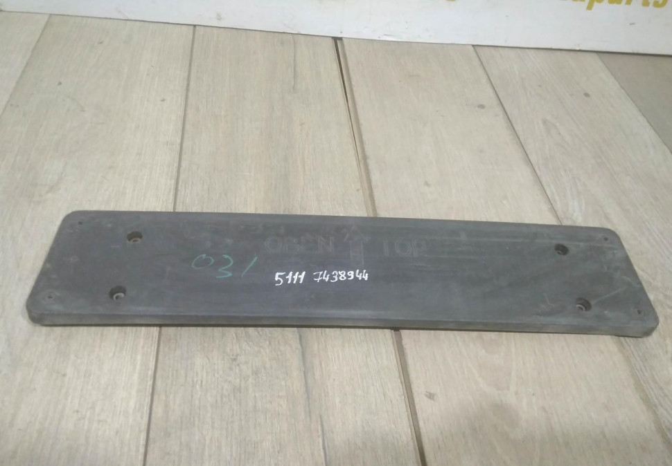 Подиум номерного знака бу BMW 7 G11 OEM 51117438944