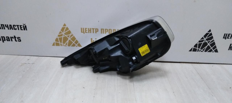 Фара левая Kia Venga 1 10-18 oem 921011P000