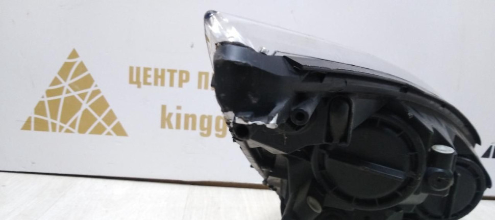 Фара левая Kia Venga 1 10-18 oem 921011P000