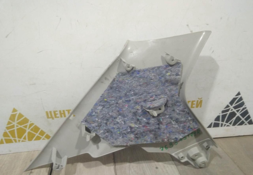 Обивка стойки задняя правая верхняя бу Renault Logan 2 OEM 769345179R Обивка стойки задняя правая верхняя бу Renault Logan 2 OEM 769345179R