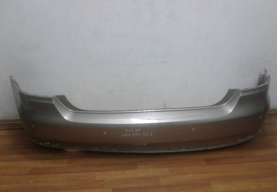 Бампер задний Volkswagen Polo Sedan (15>) oem 6RU807421D (трещина)