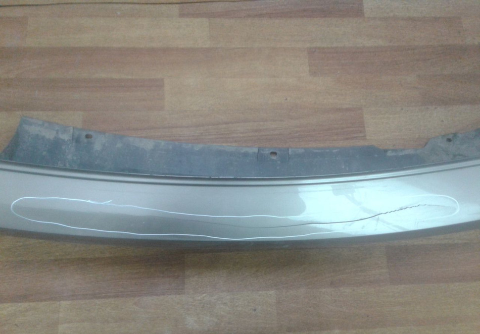 Бампер задний Volkswagen Polo Sedan (15>) oem 6RU807421D (трещина)