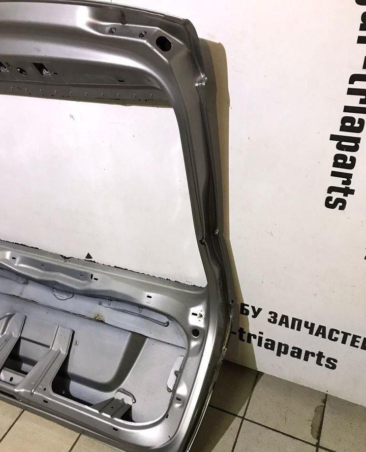 Крышка багажника Skoda Octavia A5 универсал OEM 1Z9827023B (скл-3) Крышка багажника Skoda Octavia A5 универсал OEM 1Z9827023B (скл-3)