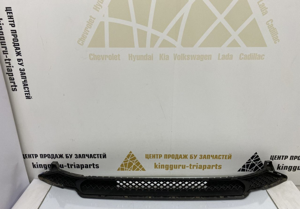 Решетка переднего бампера Hyundai Solaris 2 рестайлинг 2020 OEM 86561H5500 H586561500