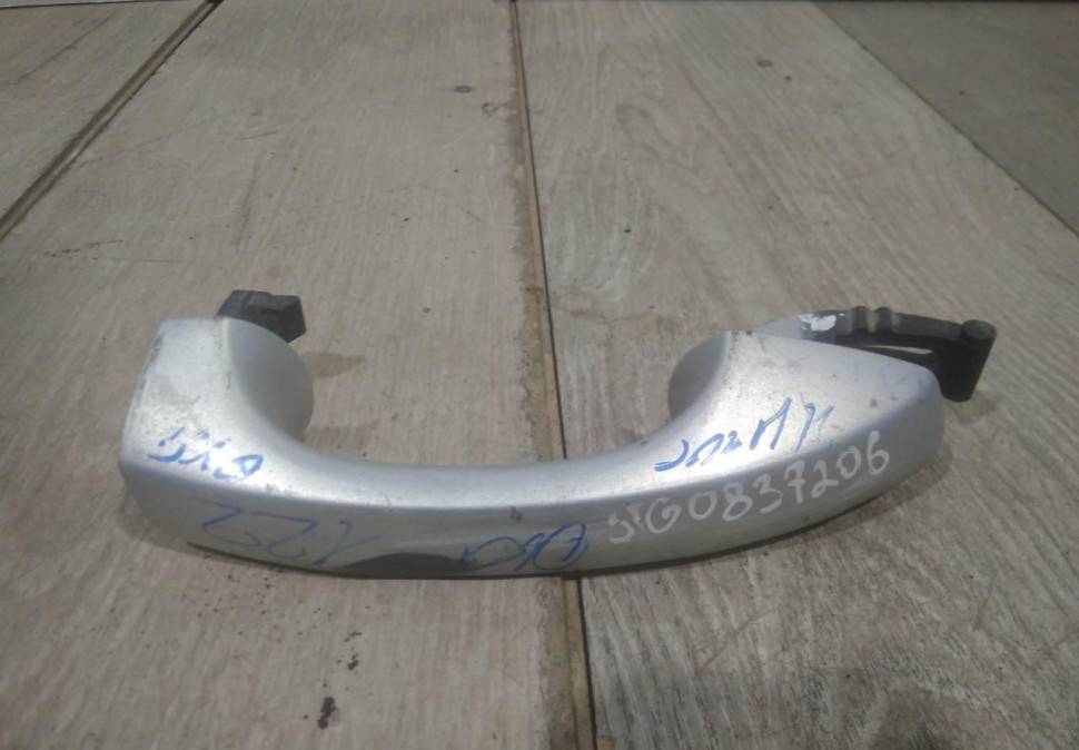 Ручка двери передняя правая бу Skoda Octavia A7 OEM 5G0837206N