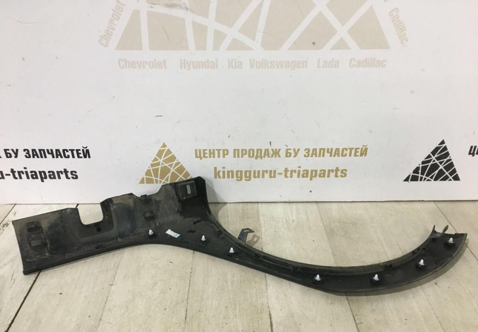 Молдинг крыла задний левый Renault Sandero 2 OEM 788A30590R