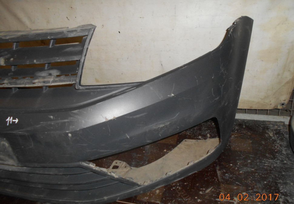 Бампер передний Volkswagen Caddy Oem 2K5807221 (трещ-5см) (Скл-3) Бампер передний Volkswagen Caddy Oem 2K5807221 (трещ-5см) (Скл-3)