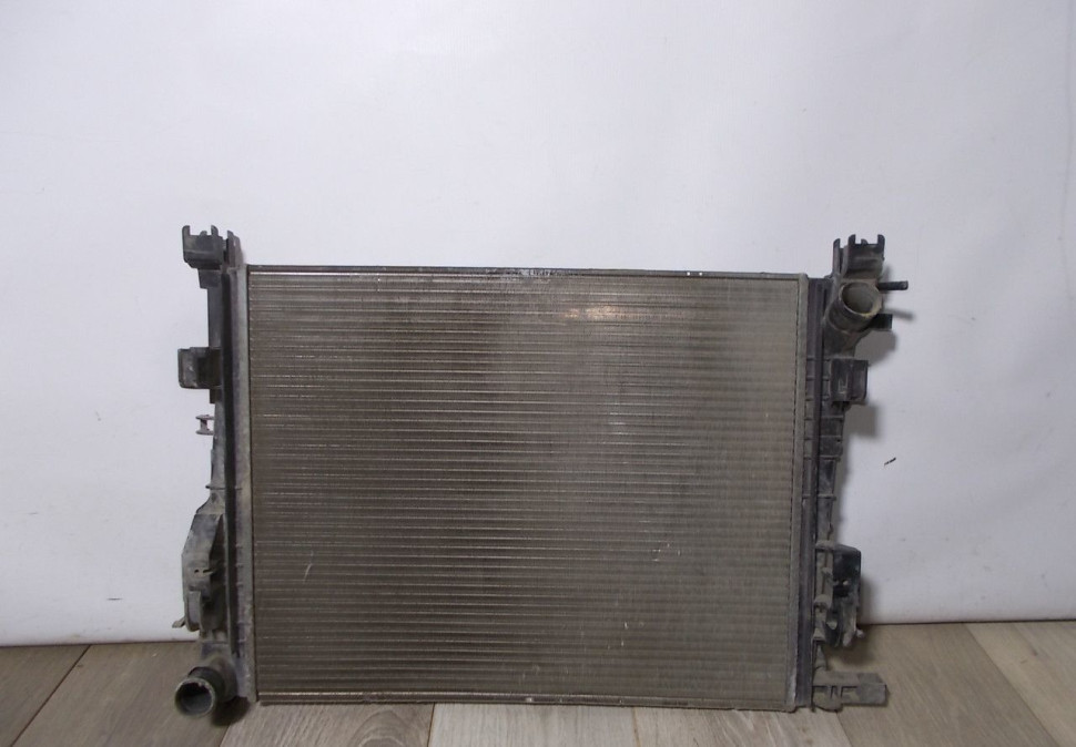 Радиатор охлаждения бу Renault Logan 2 OEM 214106179R