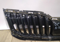 Решетка радиатора бу Skoda Octavia A7 рестайлинг OEM 5E0853653C (скл-3)