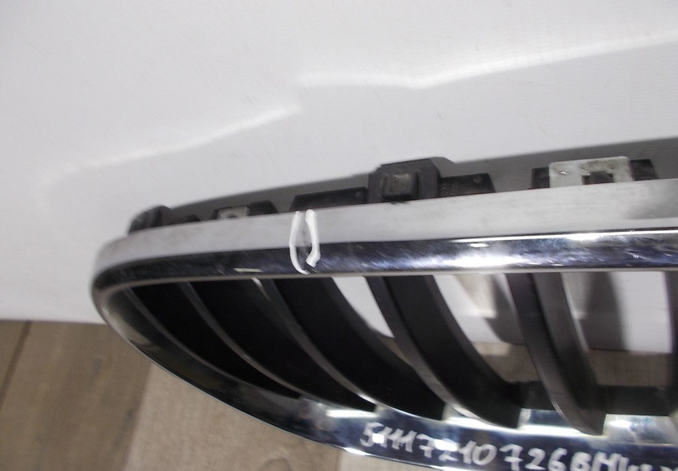 Решетка радиатора правая бу BMW X3 F25 до рестайлинг OEM 51117210726