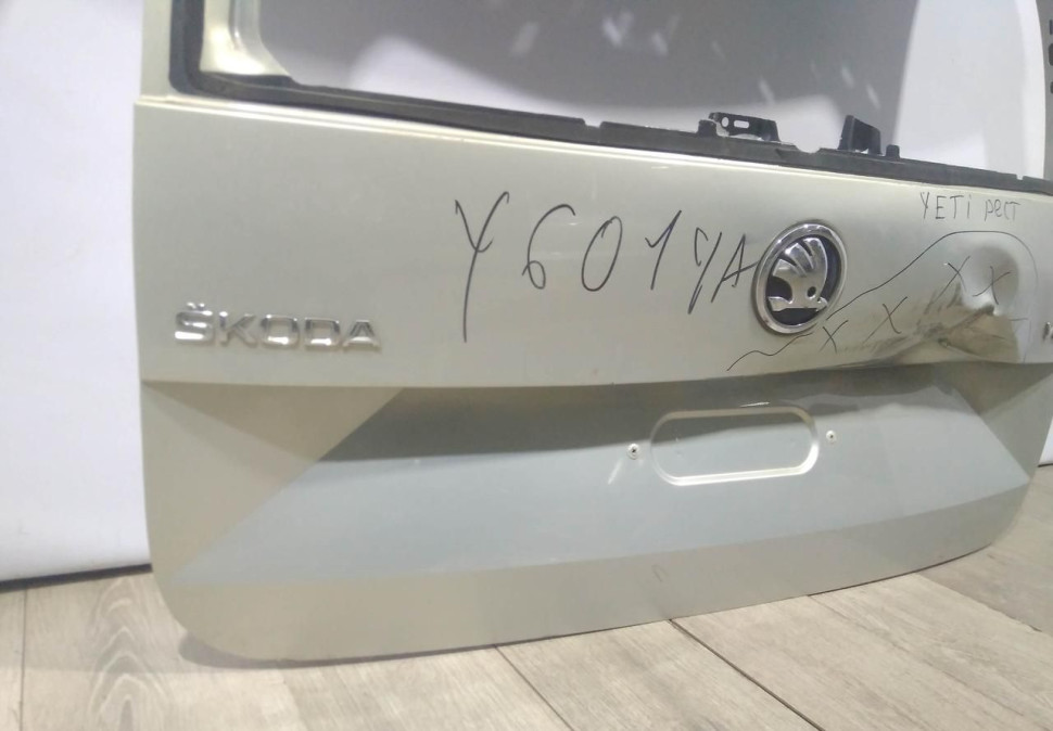 Крышка багажника бу Skoda Yeti рестайлинг OEM 5L6827025F