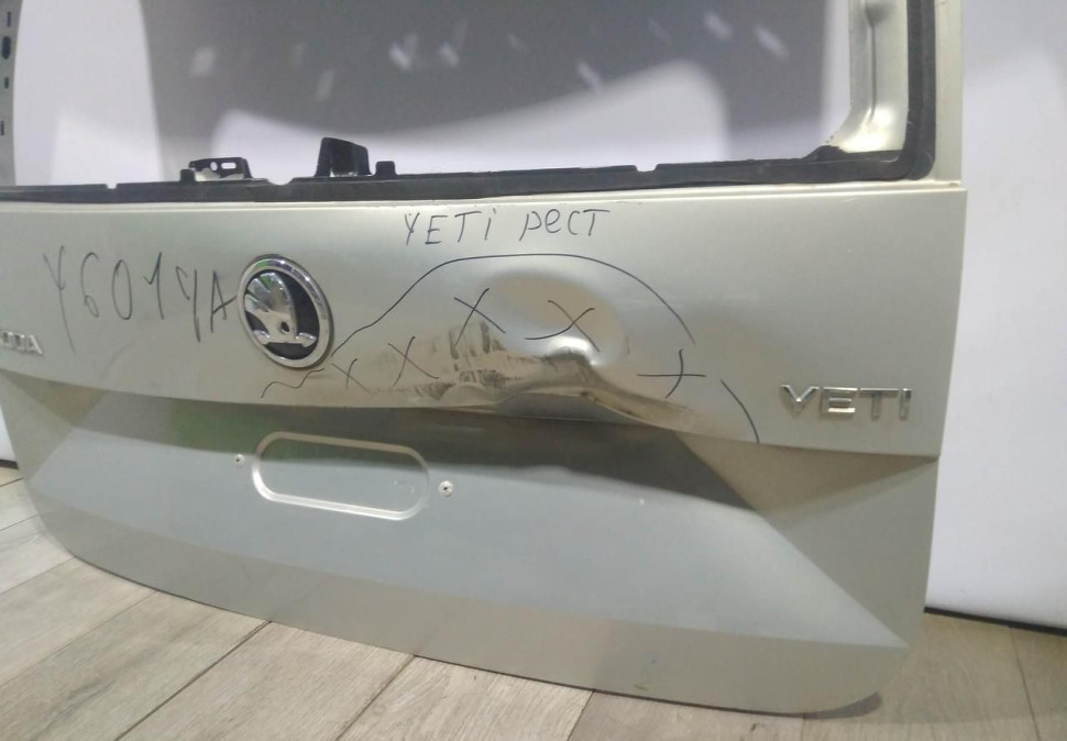 Крышка багажника бу Skoda Yeti рестайлинг OEM 5L6827025F