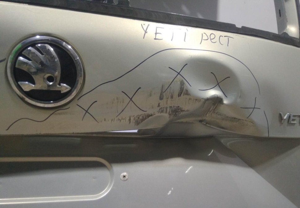 Крышка багажника бу Skoda Yeti рестайлинг OEM 5L6827025F