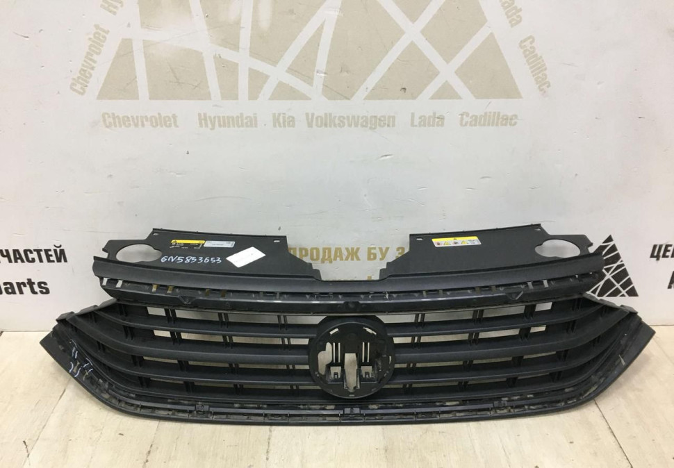 Решетка радиатора Volkswagen Polo 6 Liftback 2020  OEM 6N5853653A