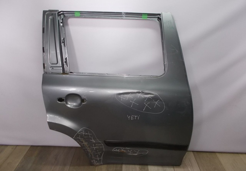 Дверь задняя правая бу Skoda Yeti OEM 5L0833052