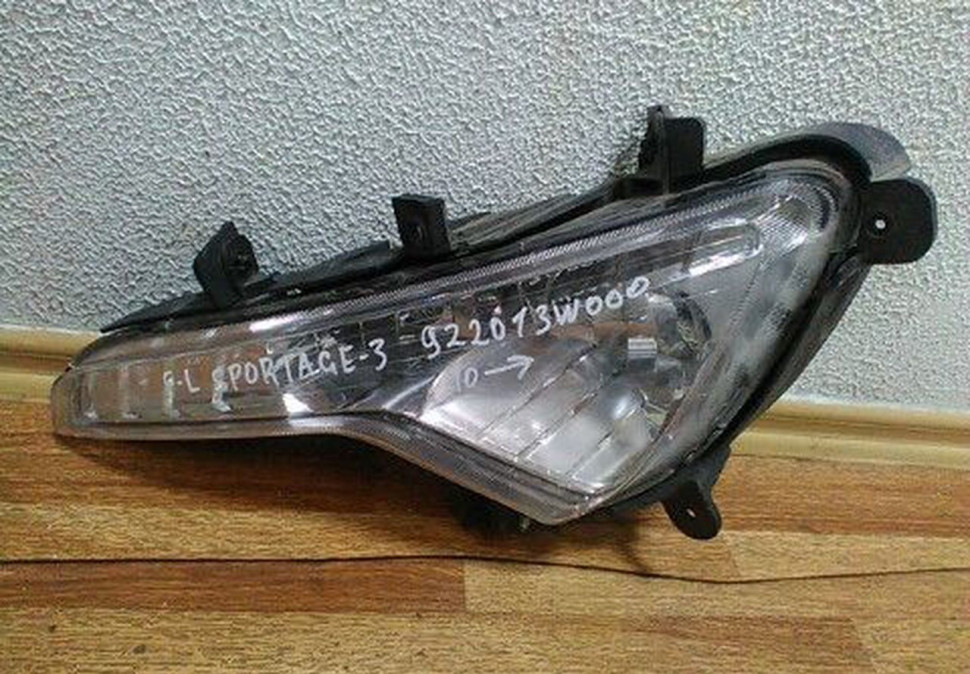ПТФ передняя левая KIA Sportage 3 (10>) oem 922013w000 (скл-3)