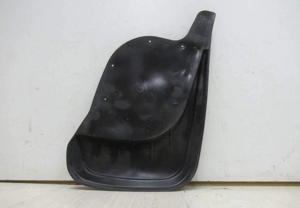 Брызговик передний левый Chevrolet Aveo T300 Брызговик передний левый Chevrolet Aveo T300