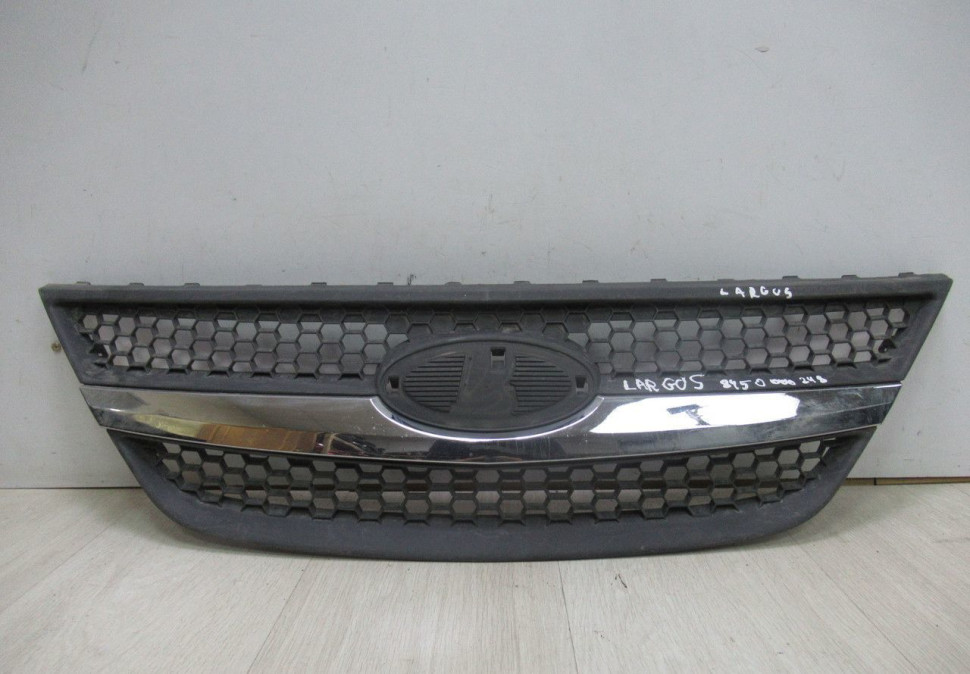 Решетка радиатора (+хром) Lada Largus oem 8450000248 (скл-3)