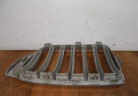 Решетка радиатора правая бу BMW X3 F25 до рестайлинг OEM 51117210726