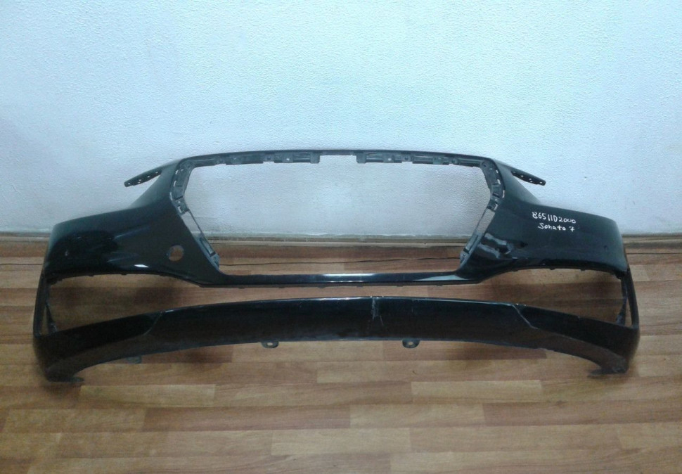 Бампер передний Genesis G90 oem 86511d2000 (мал. трещины)
