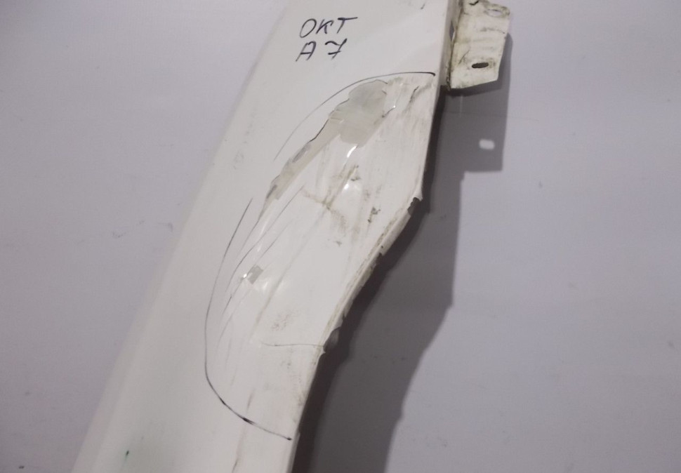 Крыло переднее правое бу Skoda Octavia A7 OEM 5E0821106A